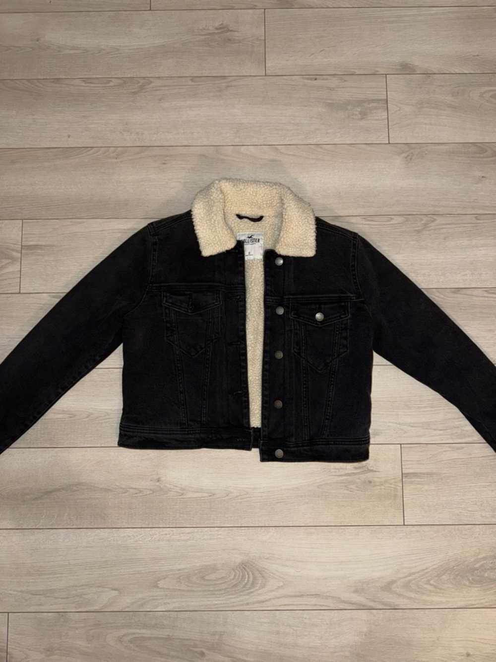 Hollister Black Denim Jean Jacket with Cream Sherpa Lining